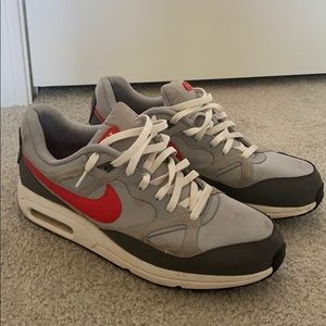 EUC Nike air max